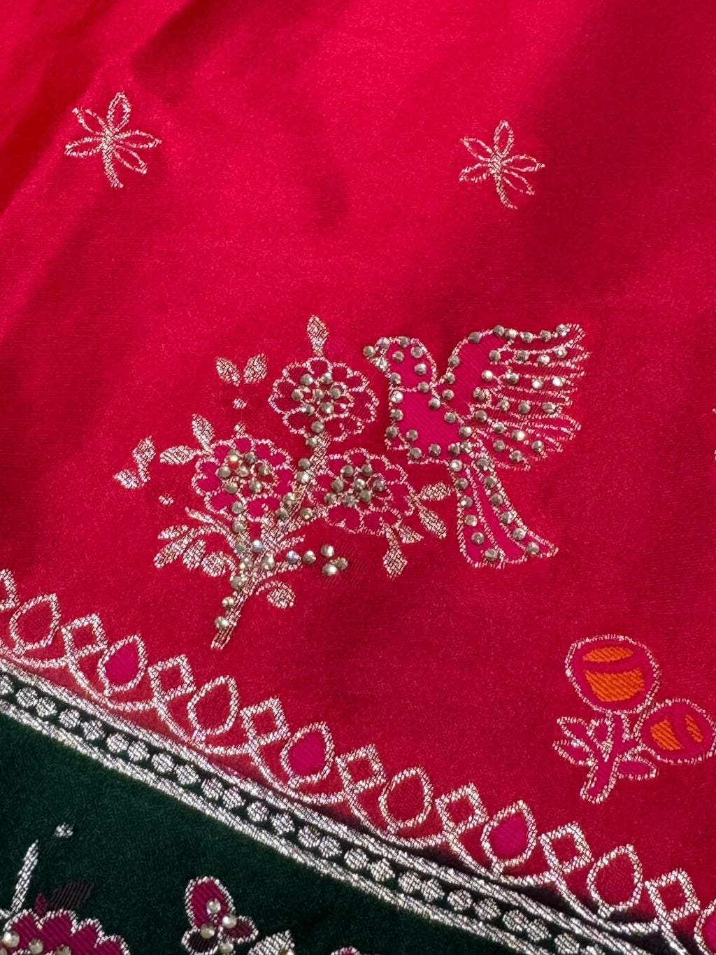 m hgvtfgyiukjbl saree Suruchi Sarees