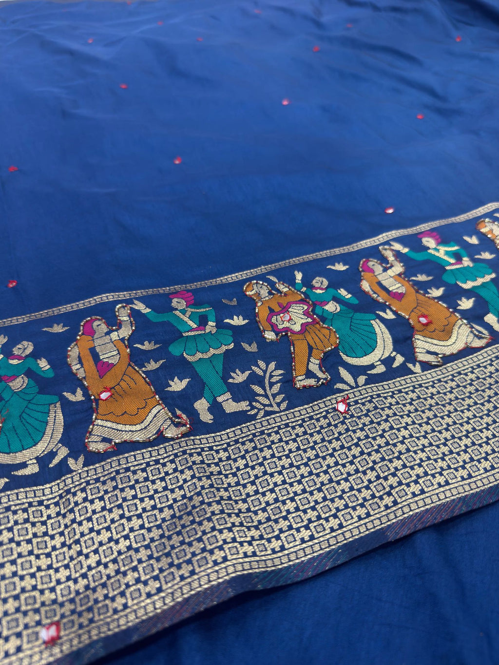 gcfxhjdkfh,v Saree Suruchi Sarees