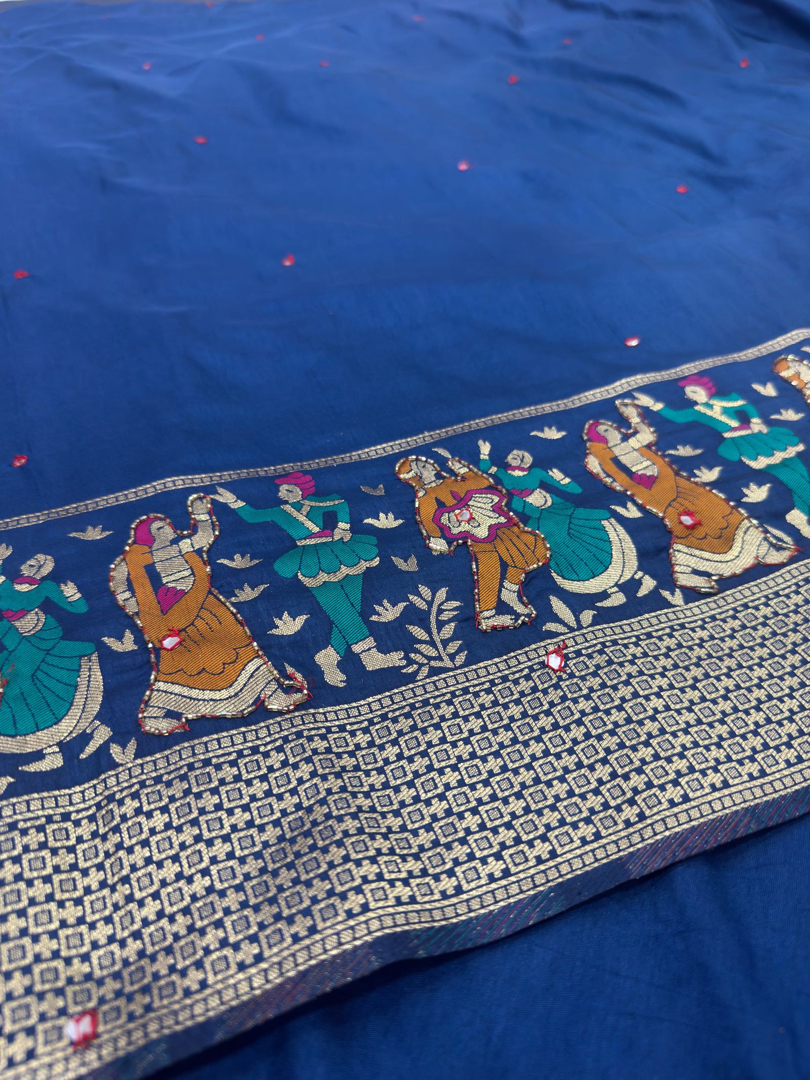 gcfxhjdkfh,v Saree Suruchi Sarees