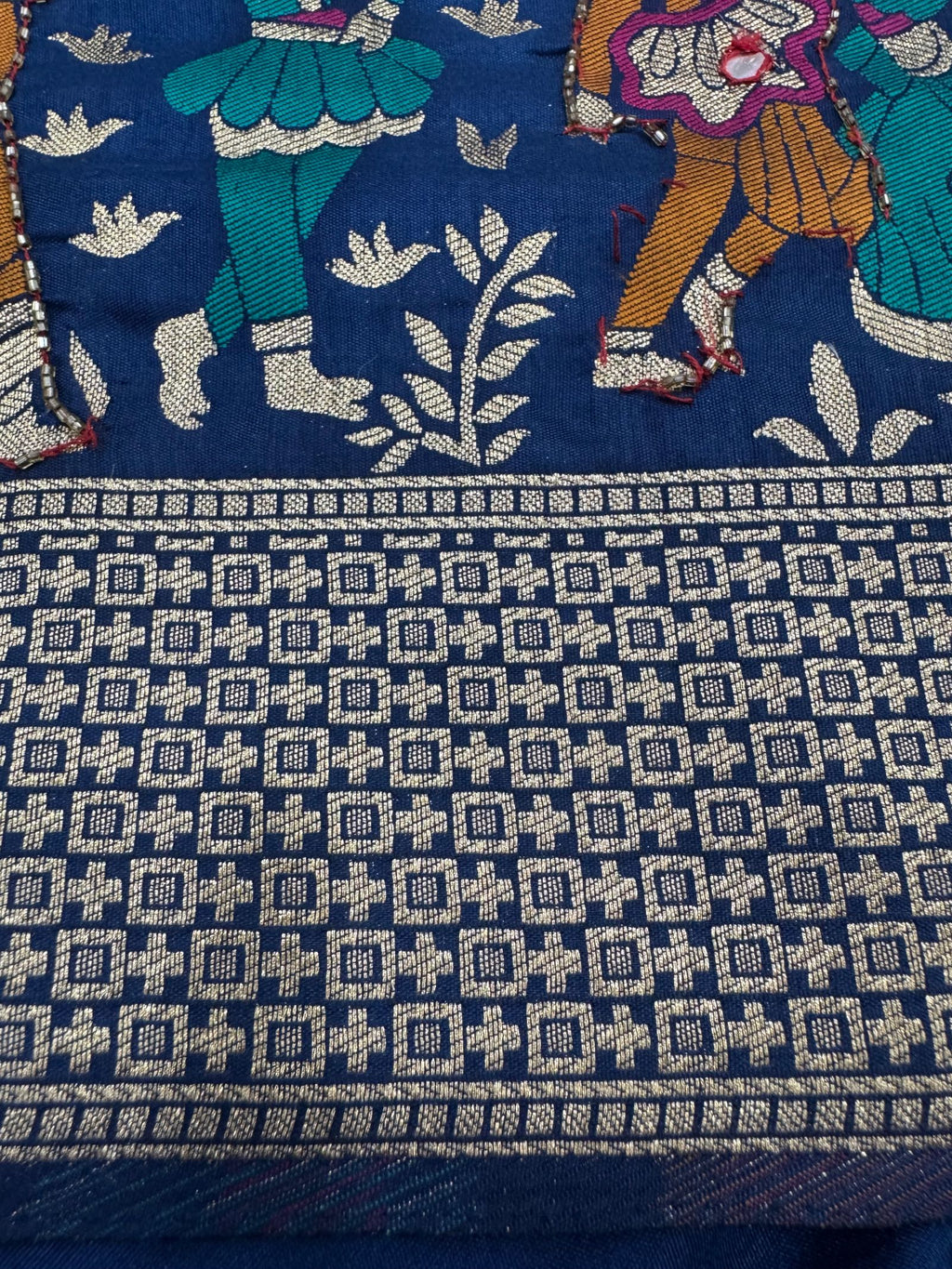gcfxhjdkfh,v Saree Suruchi Sarees